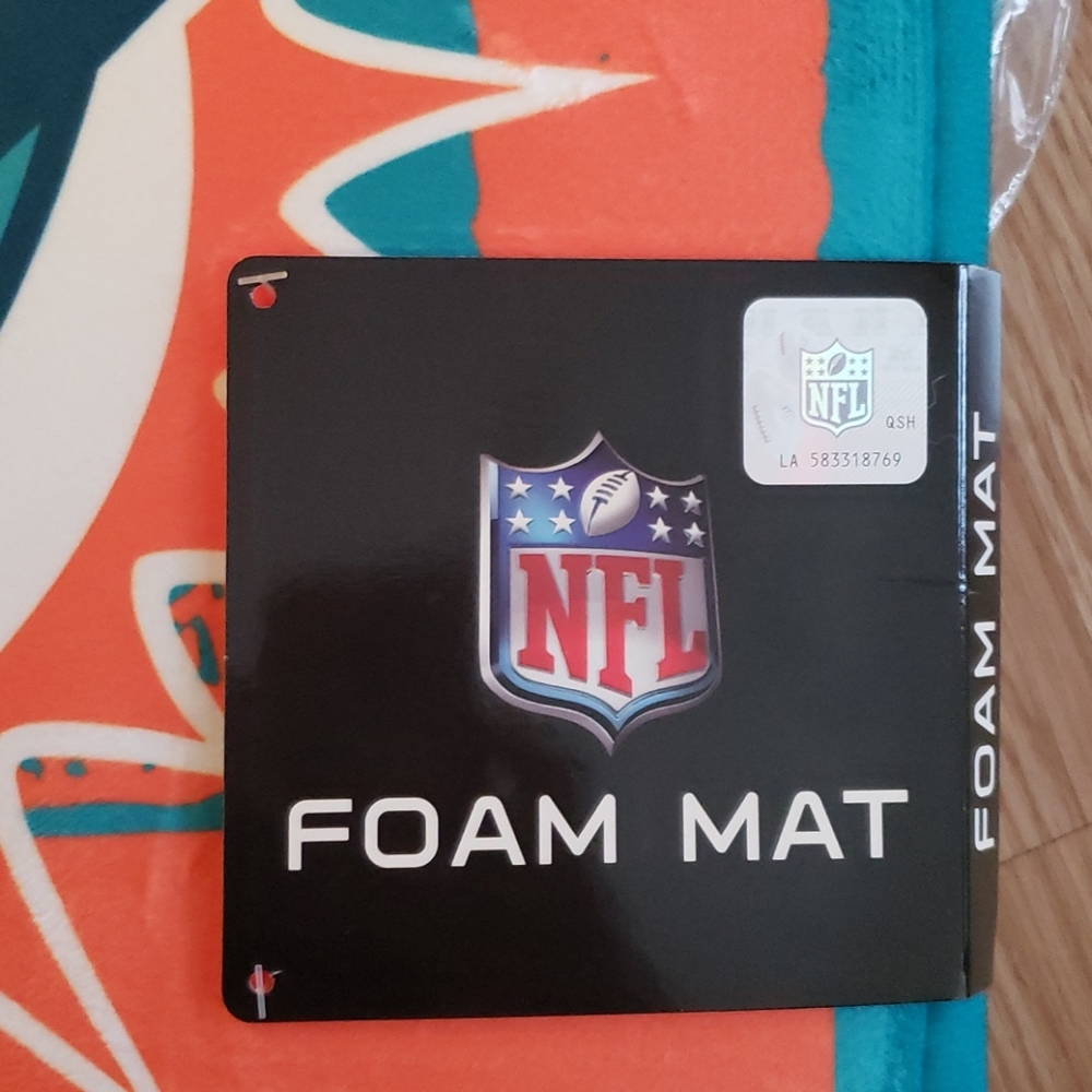 Miami Dolphins 20 x 30 foam mat - Picture 3 of 3